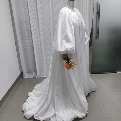 送料無料！ウエディングドレス ケープ風ドレス シルクタフタ