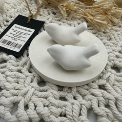 2点set スモールbabyバードオブジェ(オフホワイト) ///  ジェスモナイト 撮影小物 オブジェ 2枚目の画像