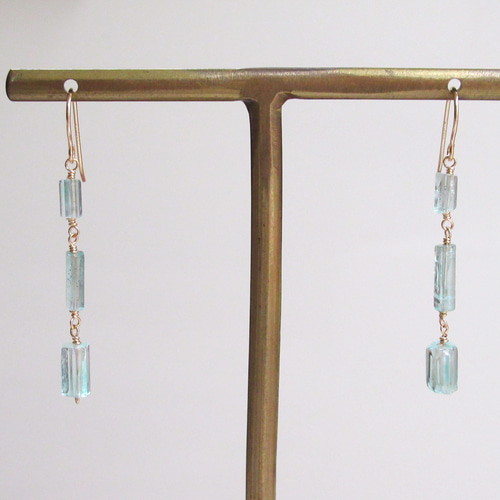 エメラルド ロシア産 3粒連 *** (14kgf・Silver)ピアス／イヤリング 