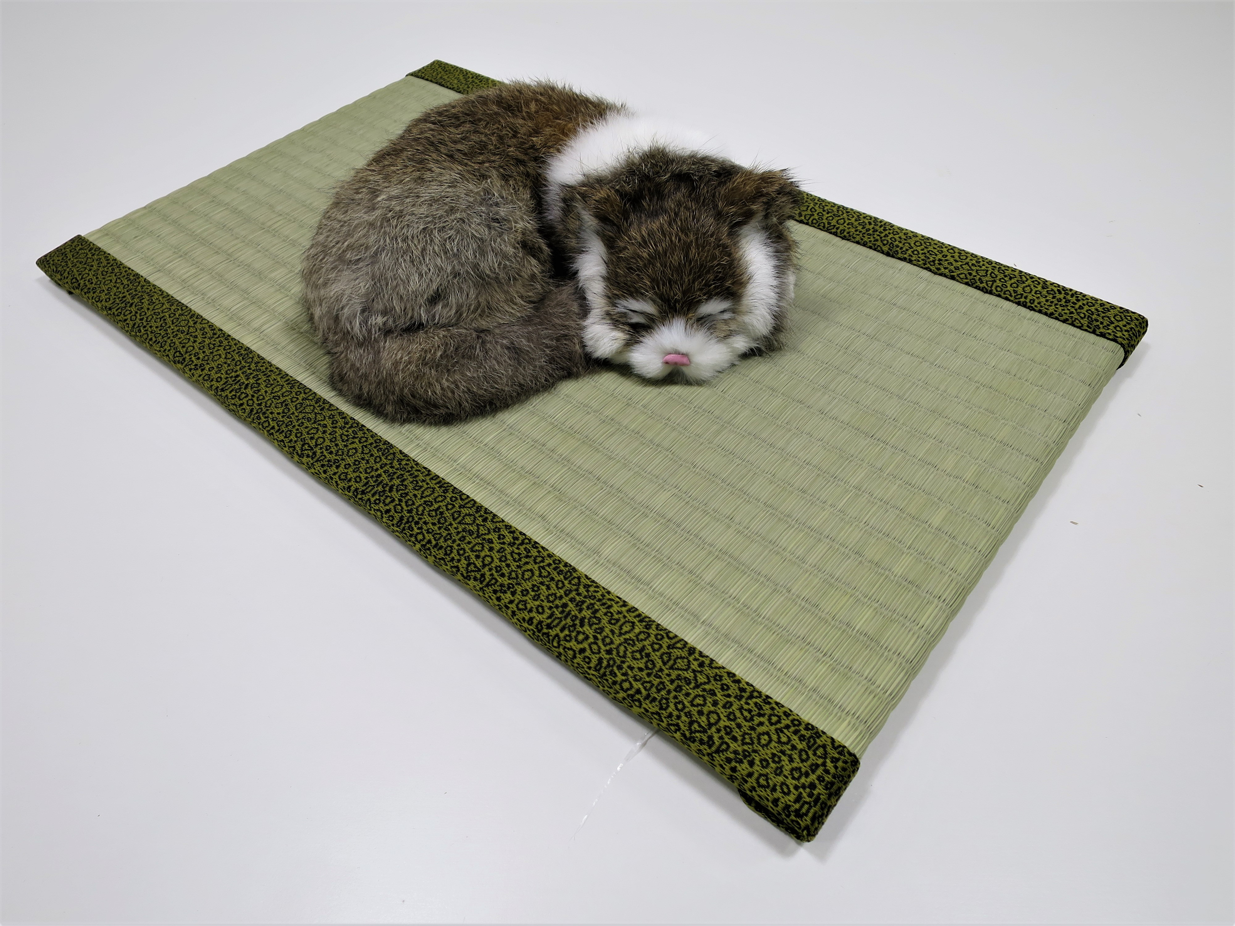 ねこ専用畳”ねこふんじゃった”