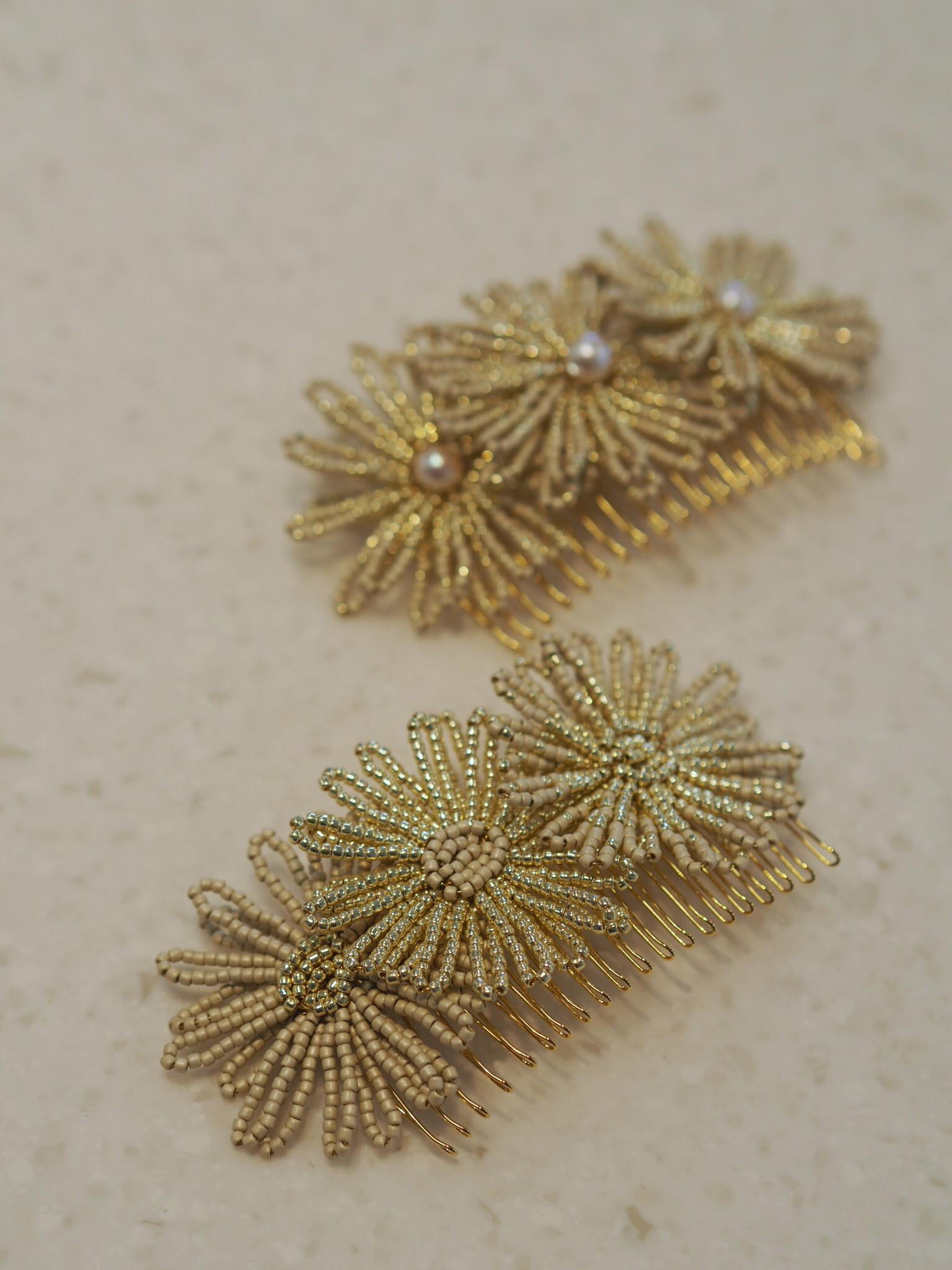 Daisy gold