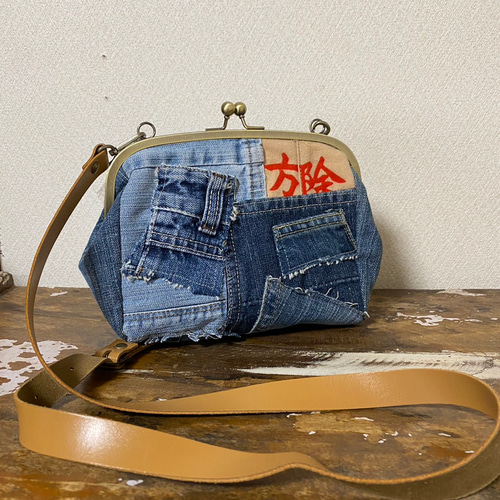 デニムリメイクちょっと大きめがま口財布「方除」これ1つで