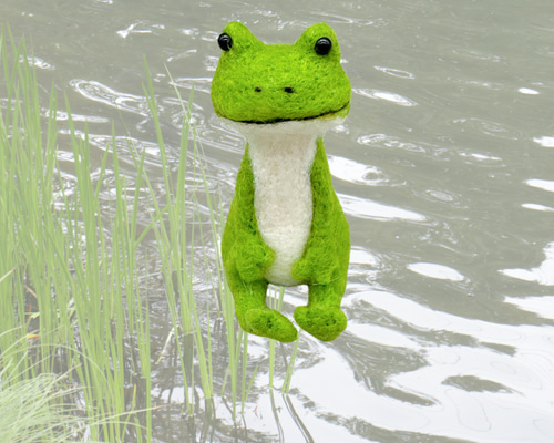 カエル　　羊毛フェルト Y107-82】羊毛フェルト カエル 置物 羊毛フェルト toiro 通販 18037059