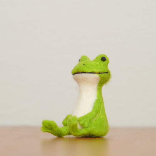 羊毛フェルト カエル 置物 羊毛フェルト toiro 通販 18037059｜Creema