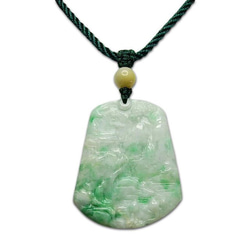 一点物緑入りひすい本翡翠天然石風水風景手彫りペンダントトップ