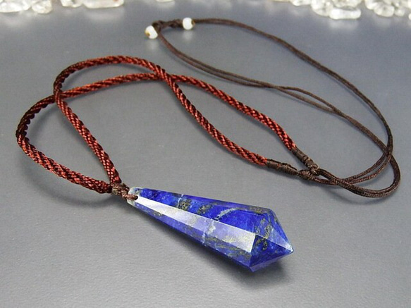 一点物訳有天然石ラピスラズリペンダントトップブラウン紐手作り