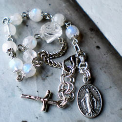 伝統の手編み ロザリオ＊オニキス＆黒蝶貝 不思議のメダイ マリア