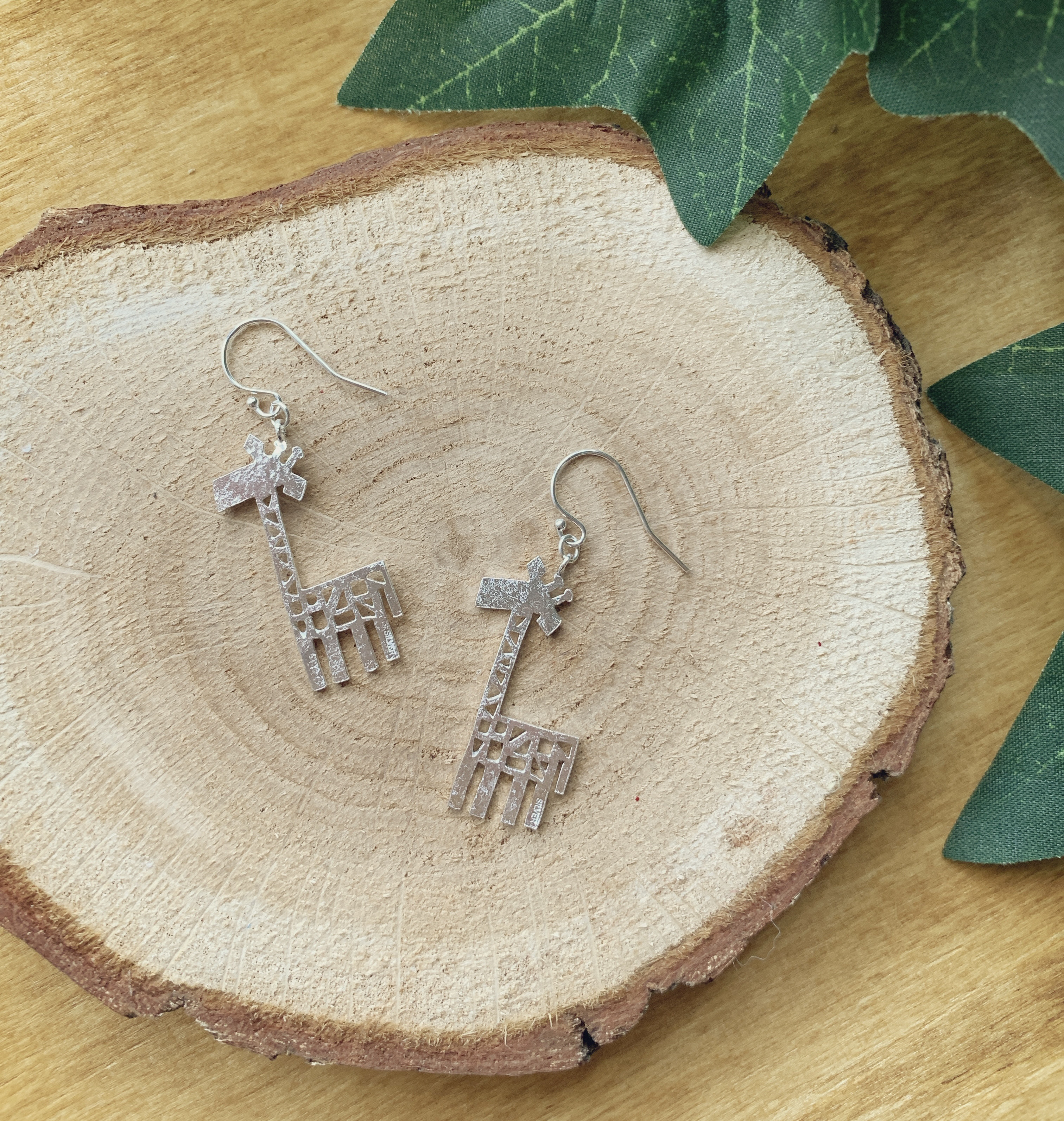 シルバー925 キリンのピアス/金属アレルギー対応・イヤリング変更可