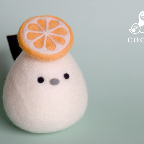 羊毛フェルト】シマエナガ／輪切りオレンジのせ 羊毛フェルト cocha