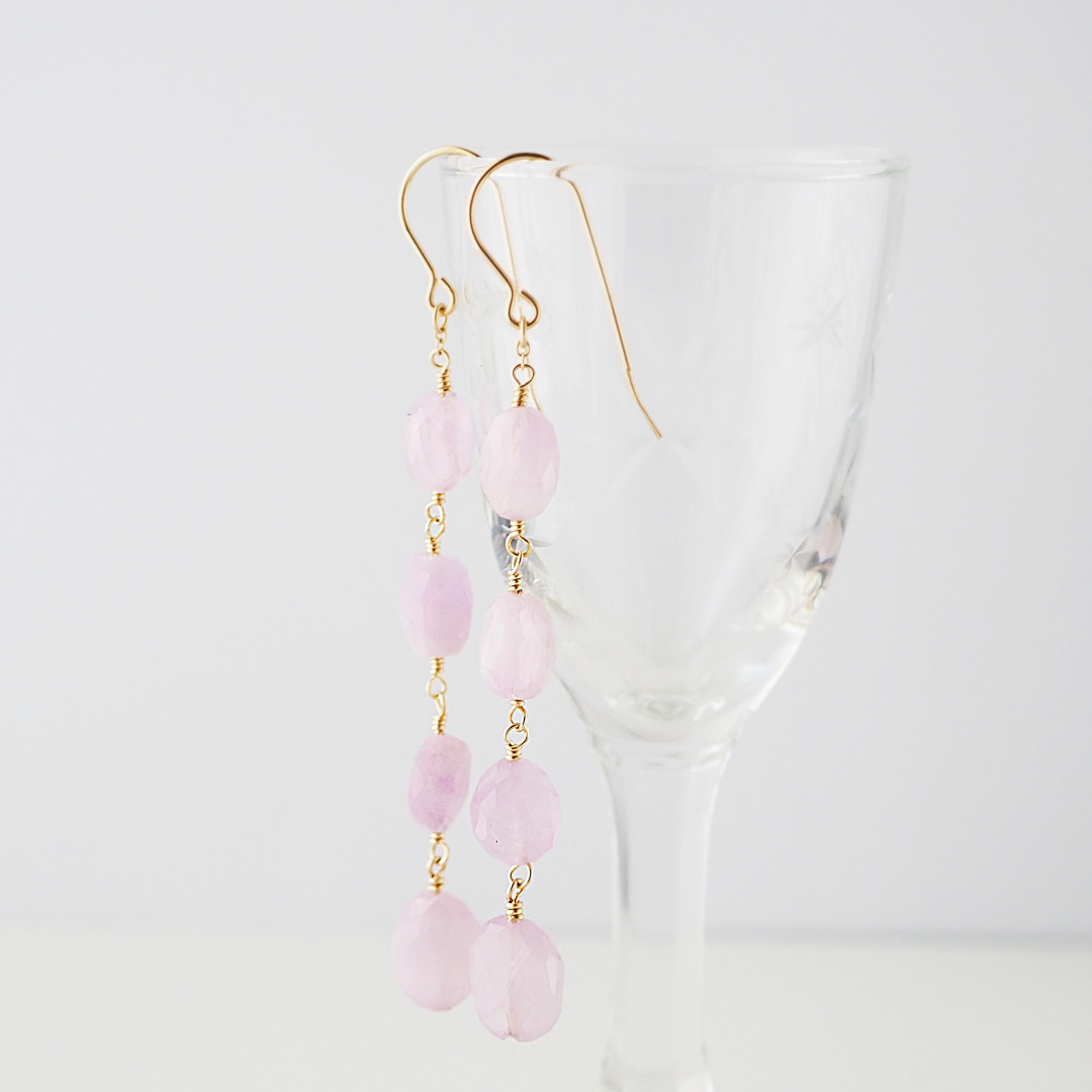 クンツァイトピアス