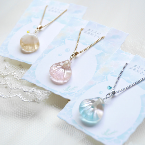 ガラス細工]小さな貝殻ネックレス＊さくらいろ バーナーワーク 透明感