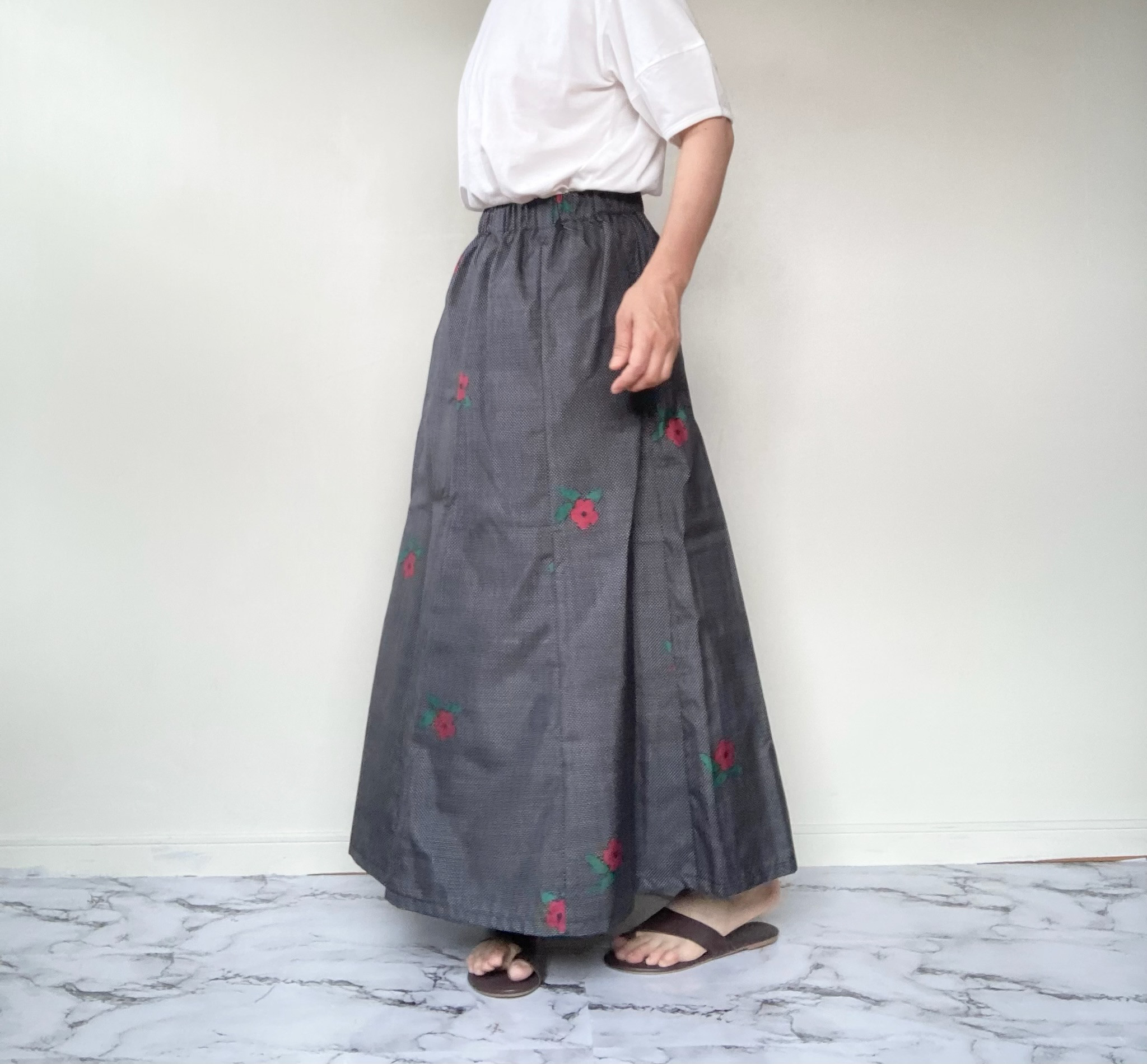紬の8枚ハギマキシ丈スカート – 伝統とモダンが融合する逸品