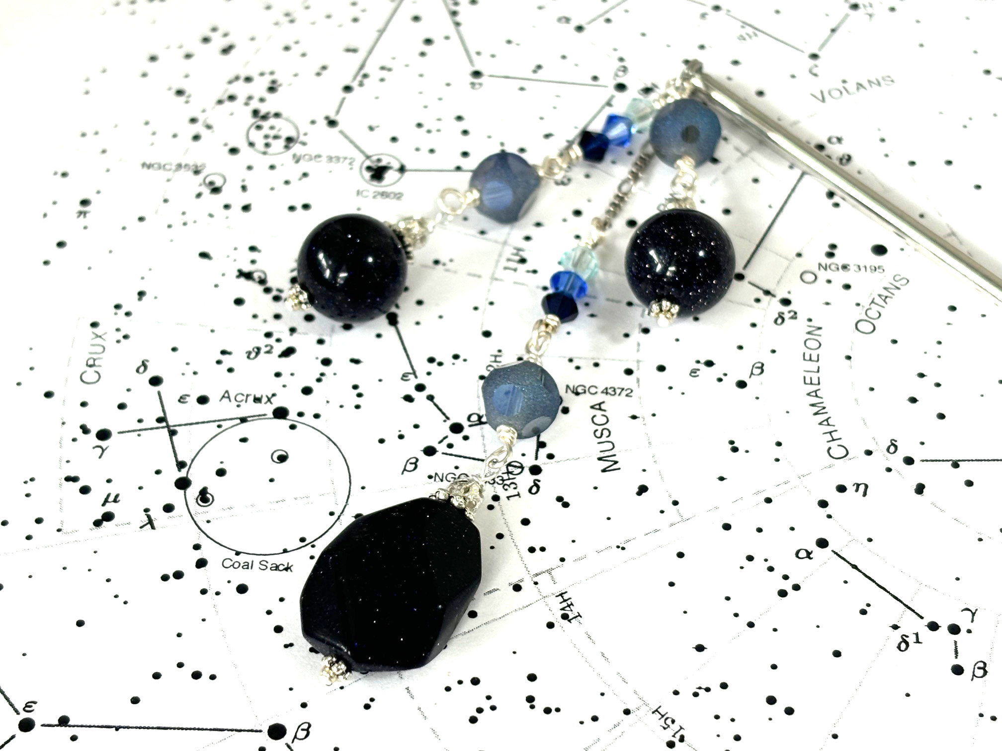 【訳あり・アウトレット品】かんざし　星空を閉じ込めた様な紺色人工石ビーズ　一本挿し　一本簪