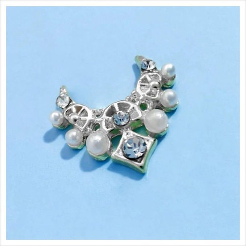 P279《2個》ネイルパーツ シルバー パール 王冠 ティアラ 姫