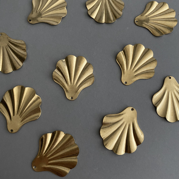 2pcs ] 真鍮 デザインパーツ 33mm シェルプレート M 貝殻モチーフ
