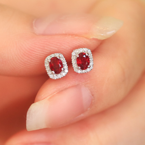 天然ダイヤモンド付きルビーピアスk18 ピアス（スタッド・一粒  