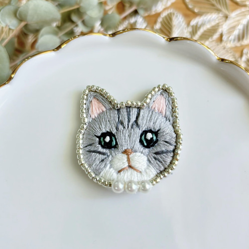 サバトラ柄 猫さん刺繍ブローチ】アニマル刺繍ブローチ ブローチ Hi-na
