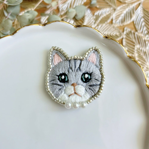 サバトラ柄 猫さん刺繍ブローチ】アニマル刺繍ブローチ ブローチ Hi-na