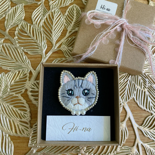 サバトラ柄 猫さん刺繍ブローチ】アニマル刺繍ブローチ ブローチ Hi-na