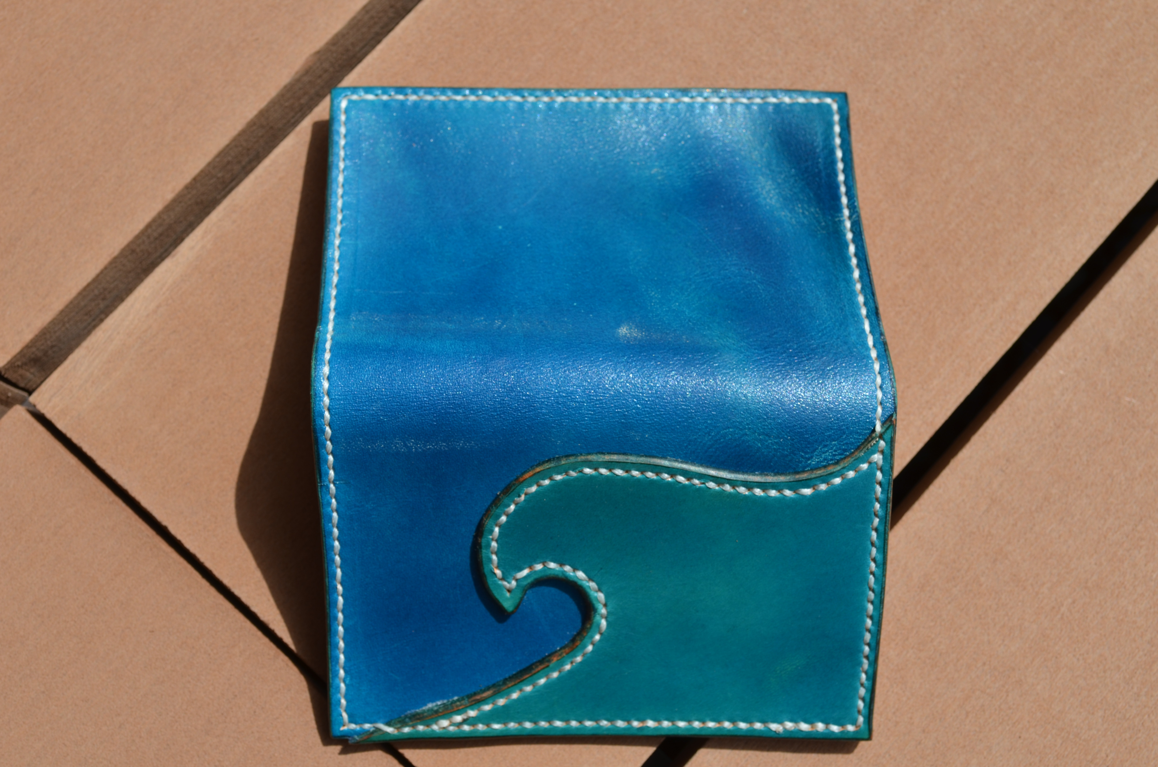 波｜手染めヌメ革の本革名刺入れ（カードケース）