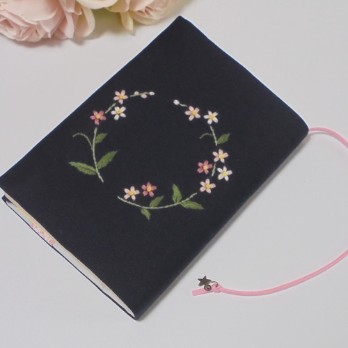 手刺繍 ハンドメイド ブックカバー 聖書カバー 讃美歌カバー