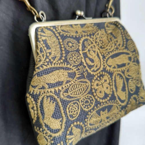 送料無料】ミナペルホネン/ジャングルレリーフチャコール本革がま口