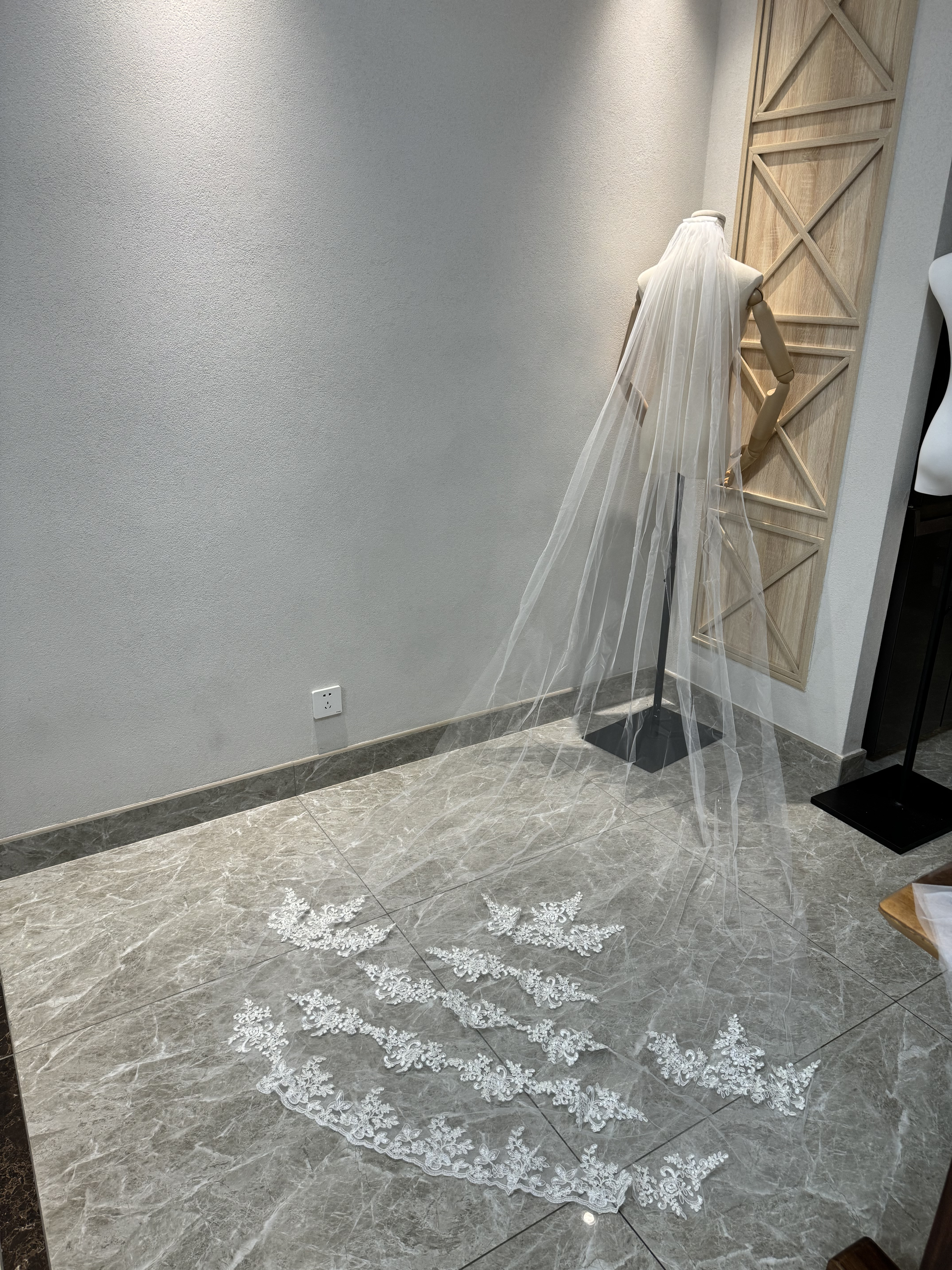 買わないと損！ソフトチュール　3ｍ　取り外し袖　コーム付き　美しいレース　取り外し可能　前撮り二次会結婚式ウェディング 6,563円