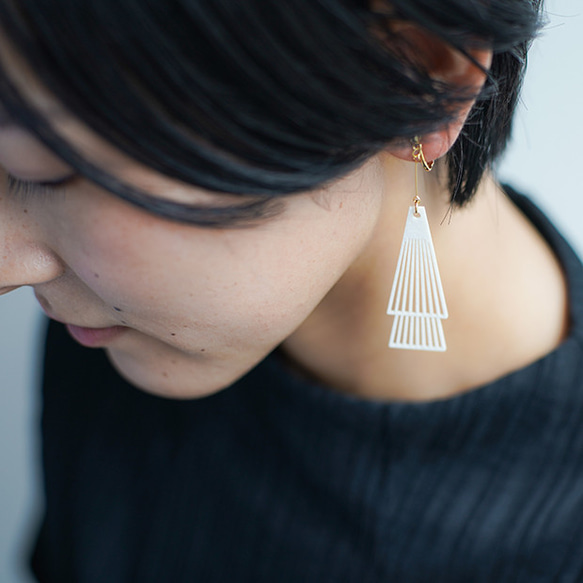 126 全てステンレス使用　ハンドメイド　　ピアスorイヤリング kamimi 織り糸」紙でできた軽くて丈夫なアクセサリー／サージカル