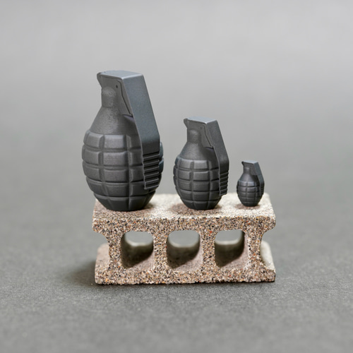 新品未使用 BRUNT 手榴弾 グレネード 調味料入れ ブラント　ブラック 新品未使用 BRUNT 手榴弾 グレネード 調味料入れ ブラント