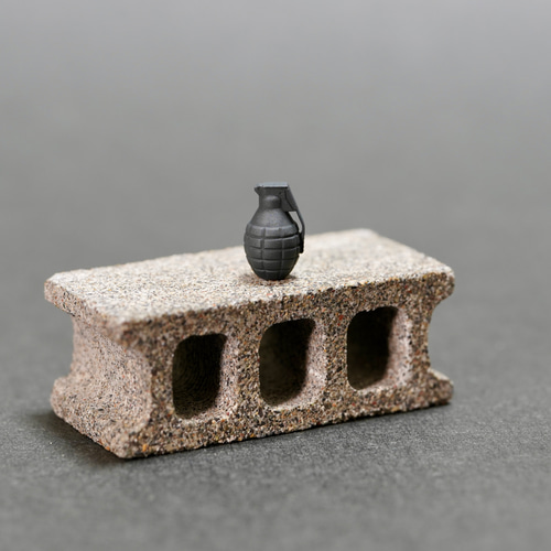 ミニチュア 手榴弾 ブラック 高さ1cm ハンドグレネード