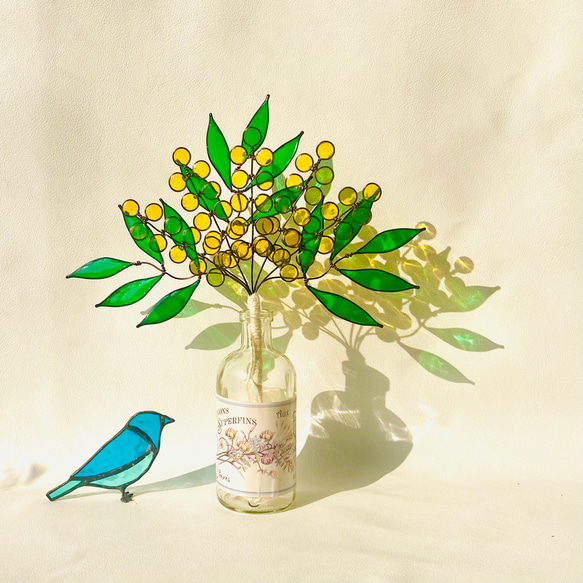 澄んだ色彩と光がとけこむ ミモザのスワッグ ワイヤークラフト アート