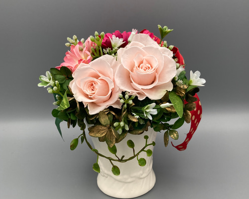 ピンクガーベラ＆バラの3方向で飾れる おしゃれクレセント造花リース