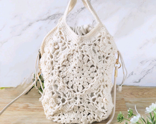 ✧‧˚ Fatima✧‧˚ハンドメイド 手編み バタフライ模様 バッグ 上品 花咲くモチーフ編み2wayポシェット ショルダーバッグ 白