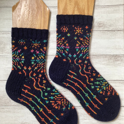 手編みの靴下 「ねじり目と模様編みの靴下」 靴下 sakisknit