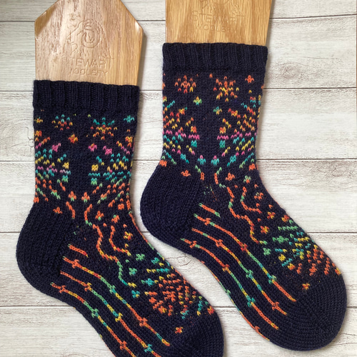 手編みの靴下「編み込み靴下」 靴下 sakisknit 通販 18042583｜Creema  