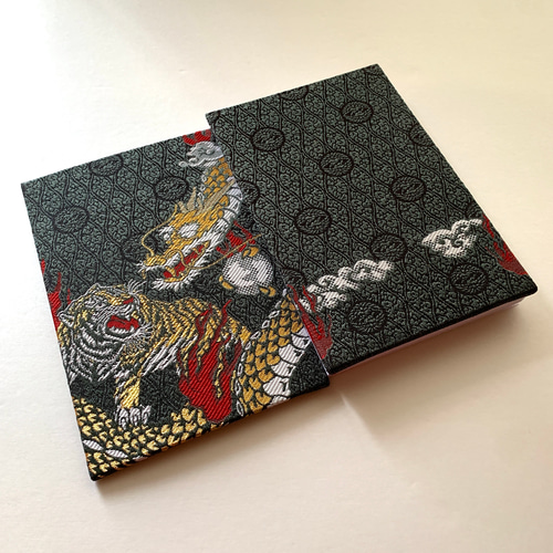 龍虎〜藍墨茶』 金襴織物御朱印帳 B6大判サイズ 龍 虎 雲立涌 有識文様