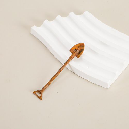 古い農具　古民具　クワ　ショベル　ジャンクガーデン　まとめ 古い農具 古民具 クワ ショベル ジャンクガーデン まとめ