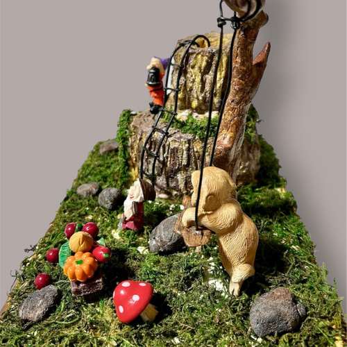 モルタル造形切り株と小人の楽園大幅値下げ致しましたご検討ください