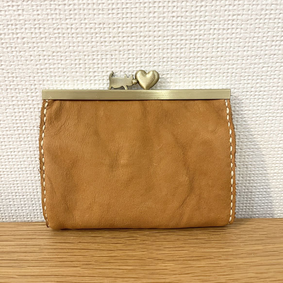 スリムだけど大きく開く、浮き足口金のミニ財布（ネコ×ハート口金＆くしゅくしゅきつね色レザー） 人気・おすすめ｜使いやすい・旅行におすすめ セール中 全国発送