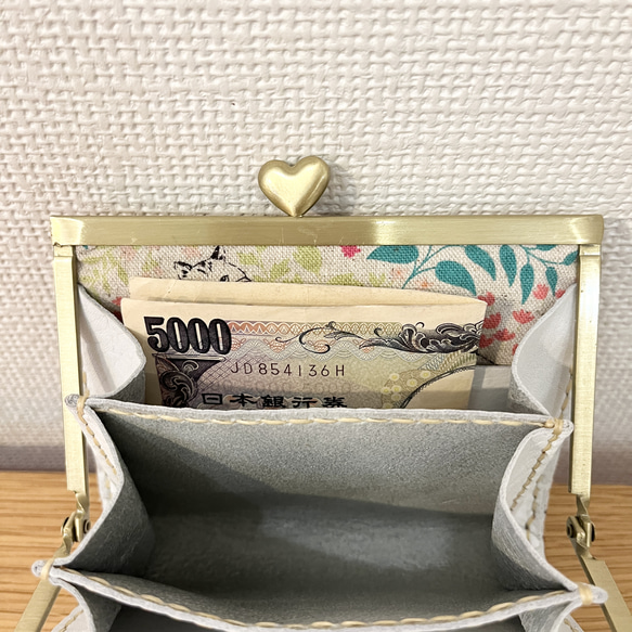 スリムだけど大きく開く、浮き足口金のミニ財布（ネコ×ハート口金＆くしゅくしゅきつね色レザー） 人気・おすすめ｜使いやすい・旅行におすすめ セール中 全国発送