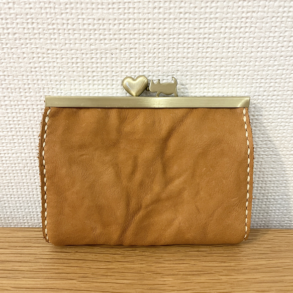 スリムだけど大きく開く、浮き足口金のミニ財布（ネコ×ハート口金＆くしゅくしゅきつね色レザー） 人気・おすすめ｜使いやすい・旅行におすすめ セール中 全国発送