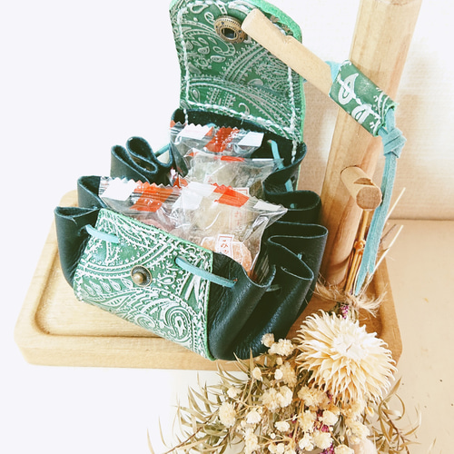 人気のクリスマスアイテムがいっぱい！ 革 送料込】 レザー レザー 巾着袋 巾着小物入れ アクセサリー 財布・ケース・小物入れ