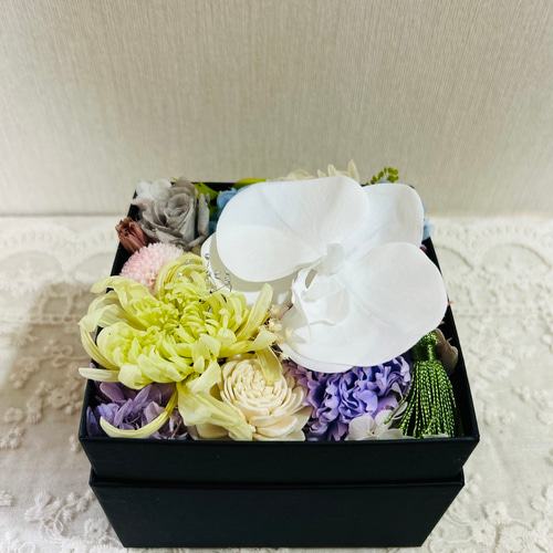 極上フラワーアレンジ　 プリザーブドフラワー　胡蝶蘭　造花無し プリザーブドフラワー 送料無料 お祝い 誕生日 枯れない花 和風