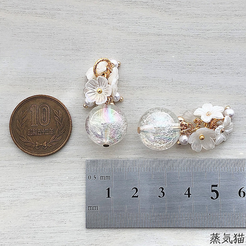 フラワータッセル 虹色バブル チャーム2個【a5004 海夏ピアス