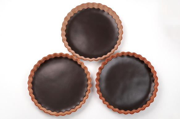 チョコタルトなアクセサリートレイ Mサイズ（直径120mm）／本革製 5枚目の画像