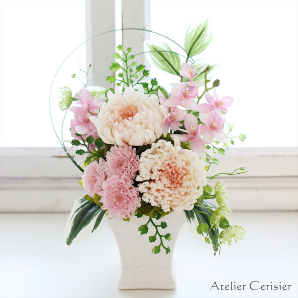 プリザーブドフラワー＜サラ Mサイズ＞ 菊 ピンク【仏花 お供え】白花