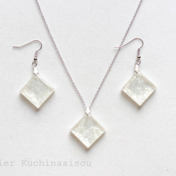 【訂製款】樹脂藝術方形耳環（雪白） 第11張的照片