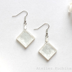 【訂製款】樹脂藝術方形耳環（雪白） 第2張的照片