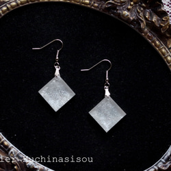 【訂製款】樹脂藝術方形耳環（雪白） 第10張的照片