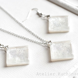 【訂製款】樹脂藝術方形耳環（雪白） 第13張的照片